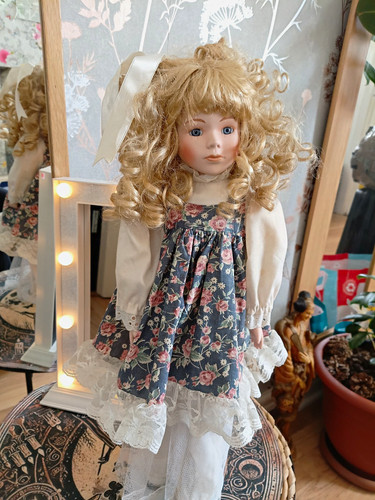 Curly blonde blue eyed - blonde, blue-eyed