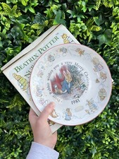 VINTAGE COLLECTOR PLATE "PETER RABBIT CHRISTMAS 1981"  WEDGWOOD BOXED