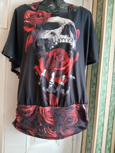 Ladies red black skull rose - &,