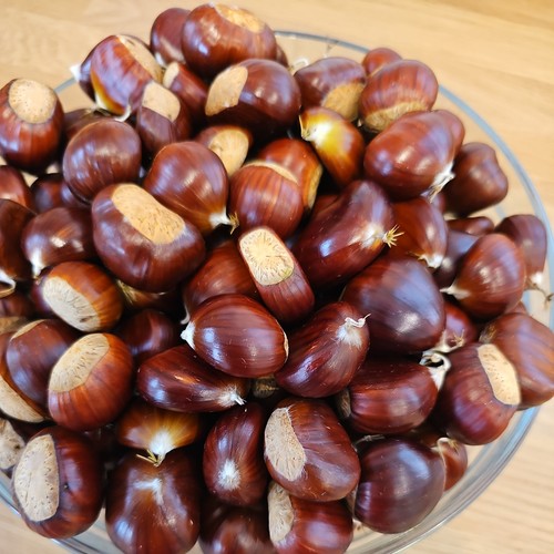 Sweet organic chestnuts - 🌰,