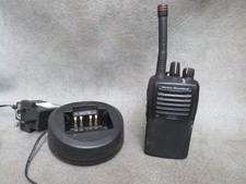 A GOOD VERTEX STANDARD VX-261 TWO WAY RADIO WITH CHARGER AND NEW BATTERY #8