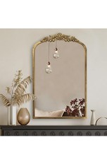 Gold Vintage Baroque Wall