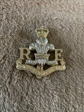 Royal Monmouthshire Royal Engineers (Militia) : Anodised / Staybrite Cap Badge
