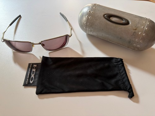 Oakley square whisker - square,