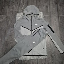 Nike Tech Fleece,  Particle