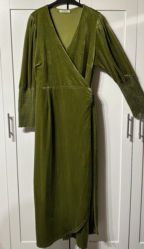 Moss green velvet long wrap - green,