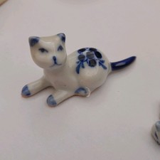 Miniature Blue Delft Kitty
