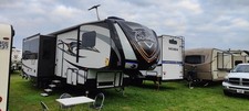 XLR Thunderbolt 380amp American Rv 5th Wheel Caravan
