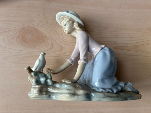 Nao porcelain figurine girl - porcelain,