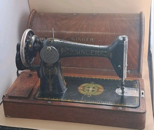 Vintage hand cranked - cranked, singer