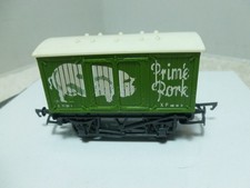 Hornby R216 Closed Van Prime