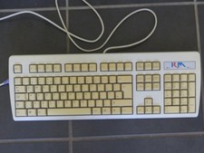 Vintage NNB FCC Model RT2158TWUK Windows 98 Computer Keyboard 6 Pin Connector.