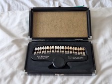 R20 Teeth Shade Guide, Sleek Ideal Portable Design Case Included.