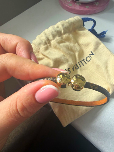 Louis vuitton signed brown - louis,