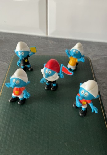 Fivespeyo smurfs footballers - footballers,