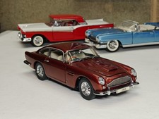 Danbury Mint 1964 Aston Martin DB5 Roadster Coupe 1:24 Scale Diecast Model Car
