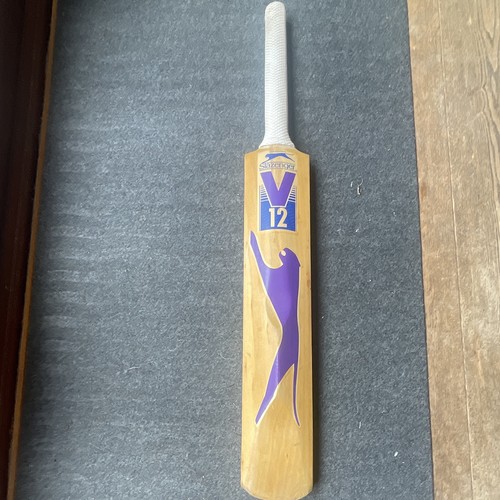 Slazenger super cricket - 12,