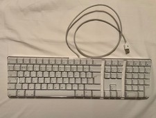 Apple Computer A1048 QWERTY Keyboard Wired 2 USB Ports 1st Generation White