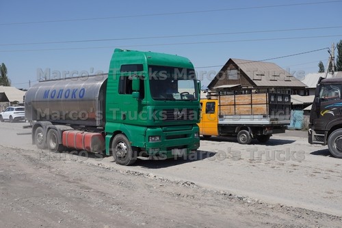 Truck photo zil 130 tipper - photo,