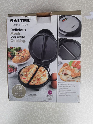 Salter branded omelette maker