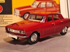 LLEDO VANGUARDS 1:43 ROVER 2000 SALOON - RED VA27000