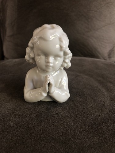 Metzler ortloff praying - praying, girl