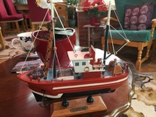 model fishing boat. Le saint-Marc. Red Trawler 10 inches long on stand