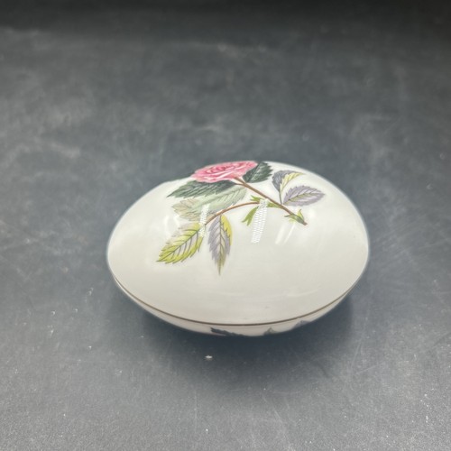 Wedgwood egg shape trunk pot - egg,