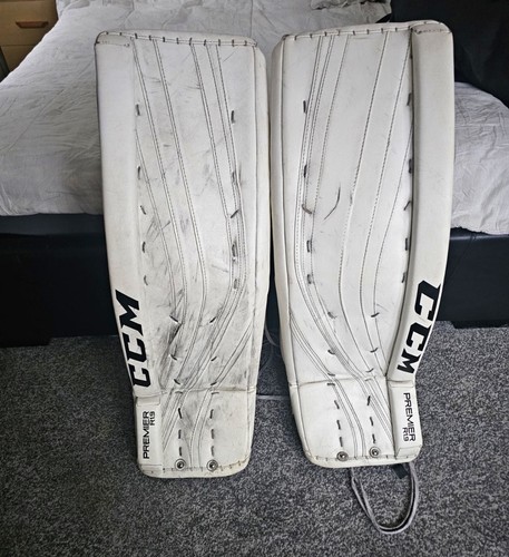 Ice hockey goalie pads - pads, ccm