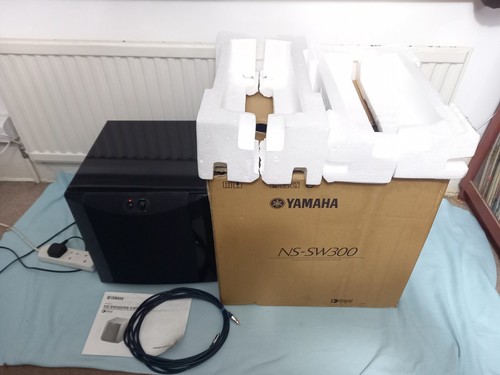 Boxed black 250w active - 250w, yamaha