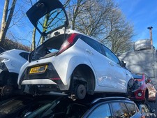 TOYOTA AYGO 1.0 VVT-I X-PLAY