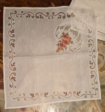 6 Lovely Vintage Linen Napkins Beautiful floral, lacy pattern.