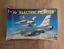 W283 Esci Model Kit 9091 - F-16 Electric Fighter - 1/72 - Parts Sealed