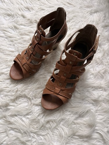 Ladies brown heeled sandals - brown,