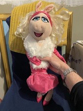 Official Disney Store Miss