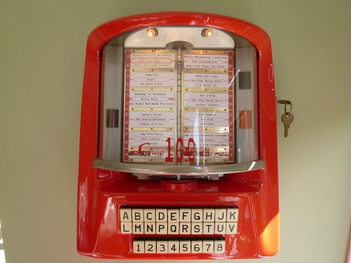 Seeburg hideaway jukebox - seeburg, 'hideaway'