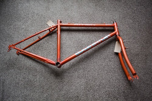 Claud buttler athon tange - ,