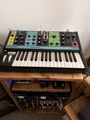 Moog grandmother semi modular - grandmother,