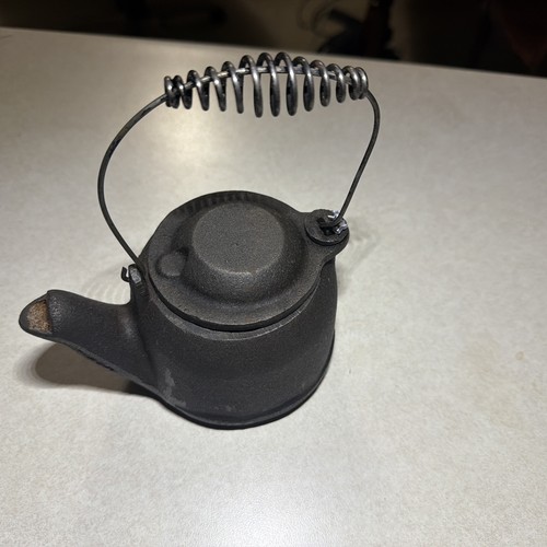 Griswold cast iron tea pot - cast,
