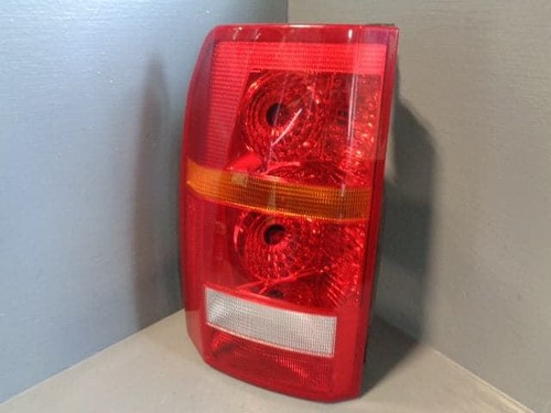 Discovery tail light cluster - discovery,