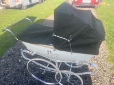 BEAUTIFUL USABLE 1965 VINTAGE WILSON SILVERCROSS  PRAM