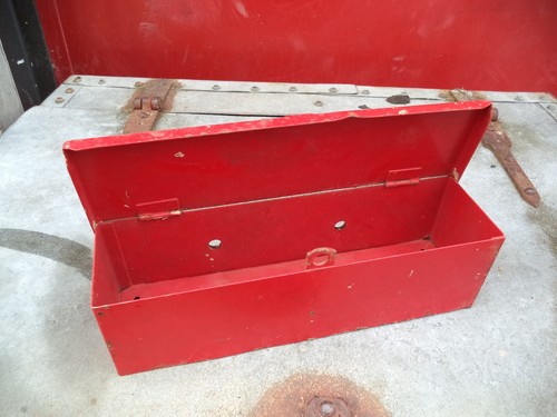 Tractor tool box international - tractor,