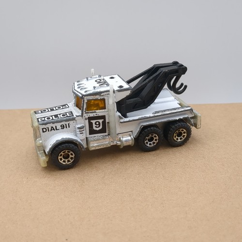 Matchbox peterbilt police - matchbox,