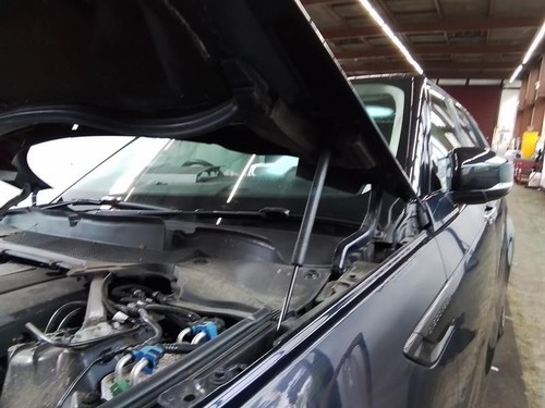 Bonnet hinge land - land, rover
