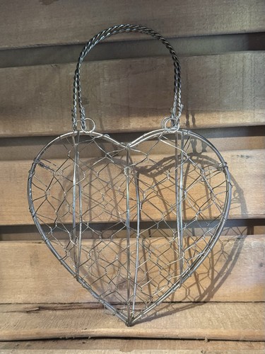 Silver tone metal - metal, shaped