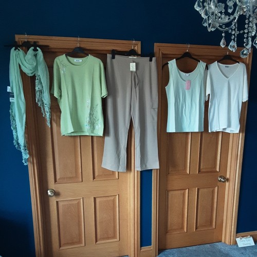 Bnwt ladies bundle size - bnwt,