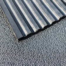 Rubber Stable Mat | Heavy Duty Horse Matting | 12mm x 6ft x 4ft Ameobic Finish