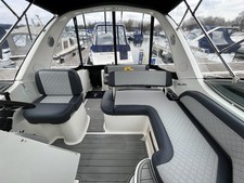 Cabin Cruiser  bayliner 285 boat