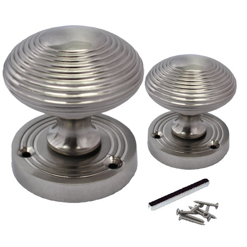 Door knobs reeded round - reeded,
