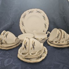 VINTAGE 18 PIECE ROYAL VALE